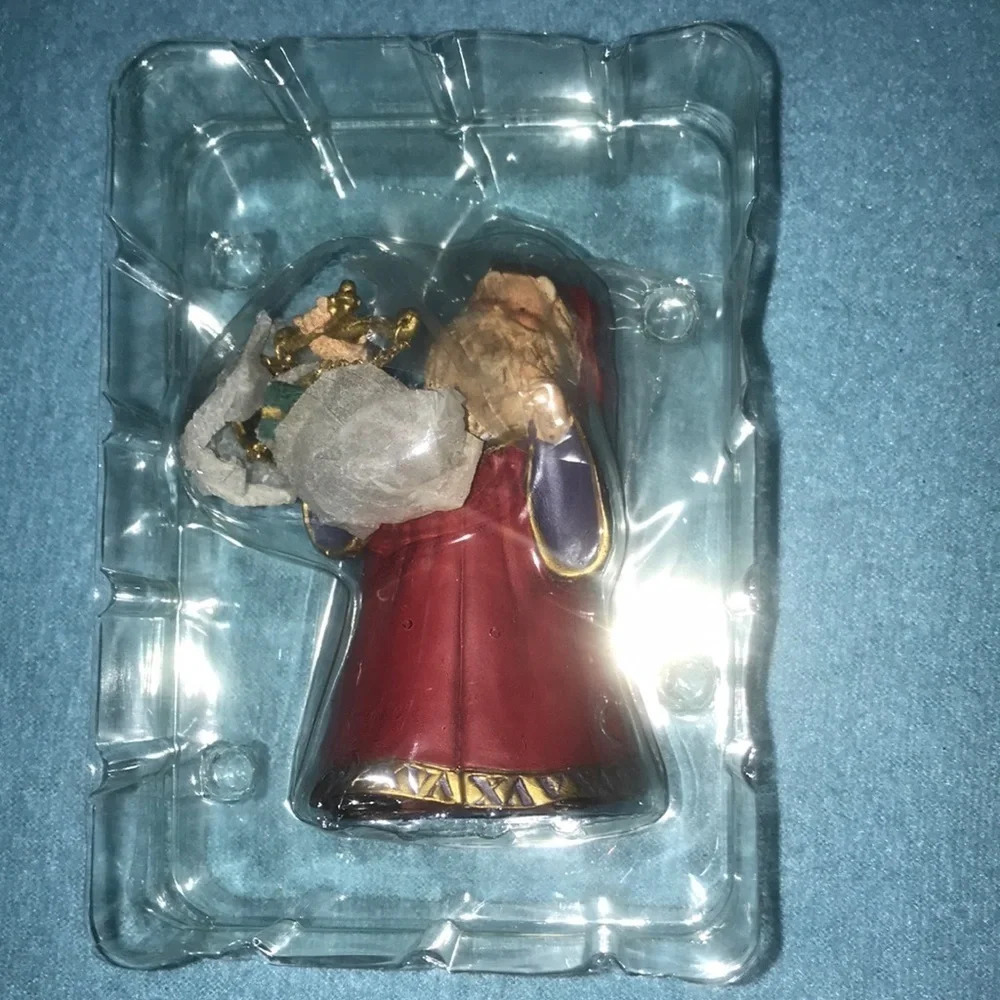 HALLMARK 2003 Keepsake Santa ornament New in box never opened